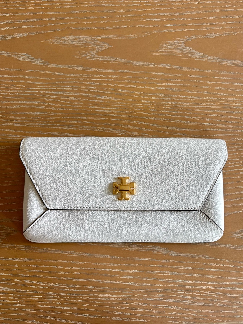 ✨Tory Burch Clutch with Signature Logo✨